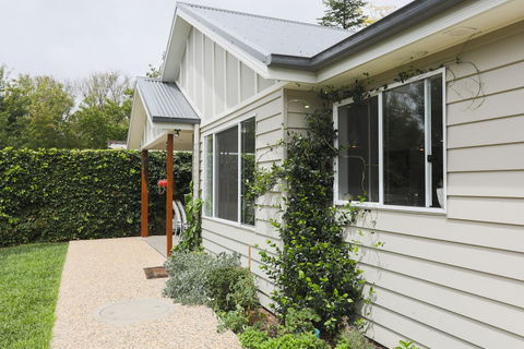 Armidale Cottage - Gold Coast 4U 1