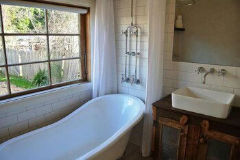 La Maisonette - Gorgeous 2 Bedroom - Accommodation Gold Coast 3