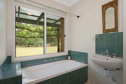 Feathertop Views - Accommodation Gold Coast 4
