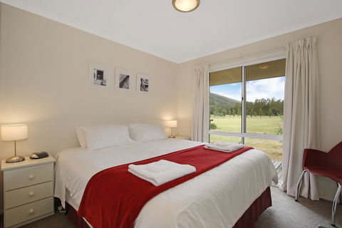 Feathertop Views - Accommodation Gold Coast 6