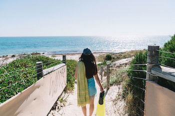Sun Studio At Quinns Beach - Gold Coast 4U 1