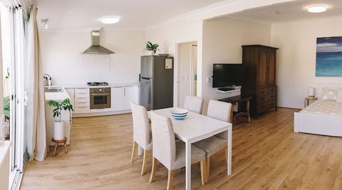 Sun Studio At Quinns Beach - Gold Coast 4U 3