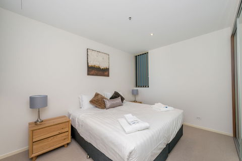 Accommodate Canberra - Manhattan - Accommodation Gold Coast 1