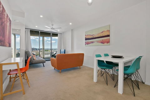 Stylish Resort Living In CBD - Accommodation Gold Coast 4