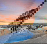Infinity Roof Top Pool City Apartment - Accommodation Gold Coast