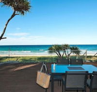 Hedges Avenue Beach House - Gold Coast 4U