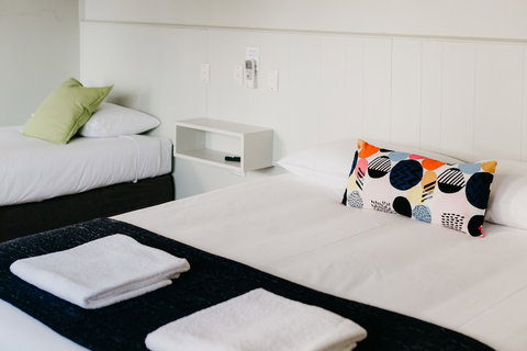 Finley Country Club Hotel Motel - 1 Gold Coast 3