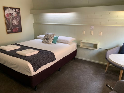 Finley Country Club Hotel Motel - 1 Gold Coast 6