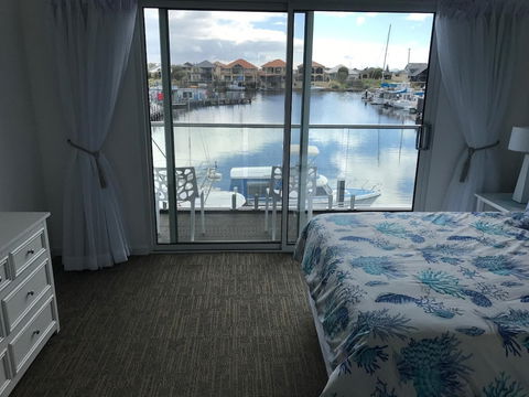 Marina View Chalets - Accommodation Gold Coast 4