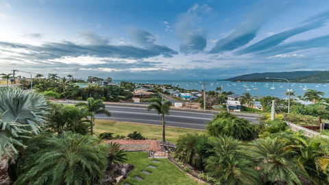 Hayman Views - Accommodation Gold Coast 4