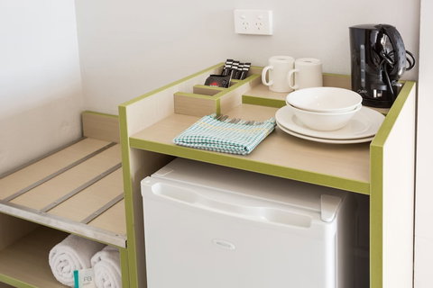 Nightcap At Emerald Star Hotel - 1 Gold Coast 0