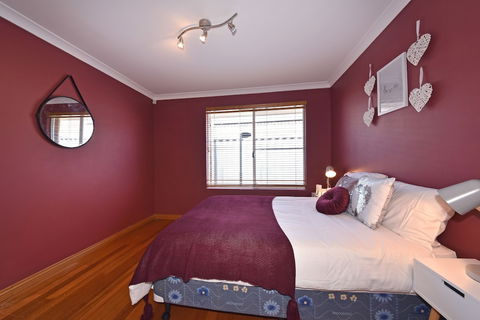 Redcliff Home Close To City & Airport - Accommodation Gold Coast 0