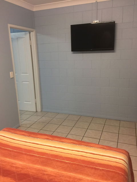 Westside Tavern And Motel - Gold Coast 4U 1