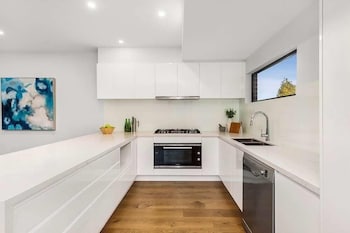 Glen Manor 1 - Accommodation Gold Coast 0