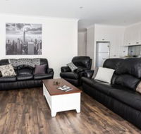 4 Bedroom Inner City Townhouse  Sleeps 9 - Accommodation Gold Coast