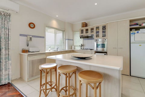 Aegina - Accommodation Gold Coast 6