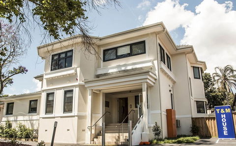 T & M HOUSE - Accommodation Gold Coast 0