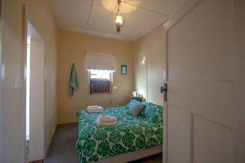 Charleston House - Mathoura - Gold Coast 4U 7