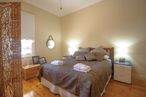 Charleston House - Mathoura - Gold Coast 4U 5