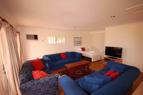 Verona Vineyard Cottage - Accommodation Gold Coast 4