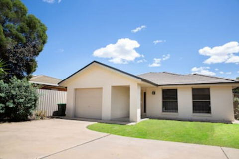 Lovely 3 Bed 2 Bath In The City Centre - Accommodation Gold Coast 0