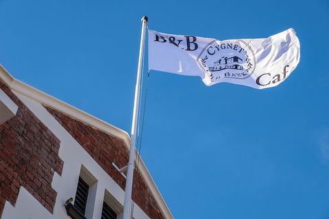 Cygnet Old Bank B & B Cafe & Gift Store - Accommodation Gold Coast 3