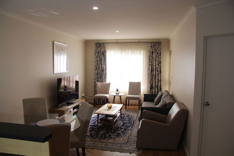Adelaide City Apartment - 3BR, 2Bath & Carpark - Gold Coast 4U 2