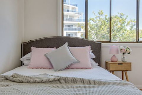 EJ Homes At The Entrance - Accommodation Gold Coast 0