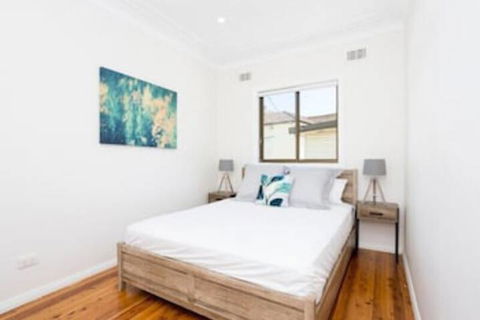 EJ Homes At The Entrance - Accommodation Gold Coast 1