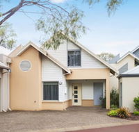 Beach Retreat - Gold Coast 4U