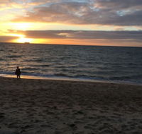 Aquawaters house by Barefoot Beach stays - Gold Coast 4U
