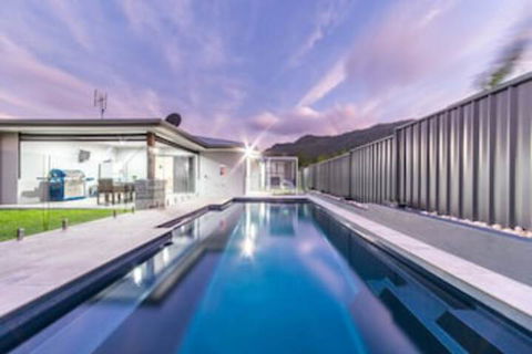 Whitsunday Sands - Cannon Valley - Accommodation Gold Coast 0