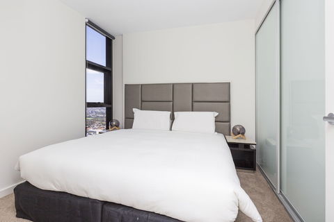 Panoramic Views AMAZING Location Brand New!! - Gold Coast 4U 2