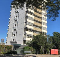 Waterfront Brisbane Apartment - Gold Coast 4U