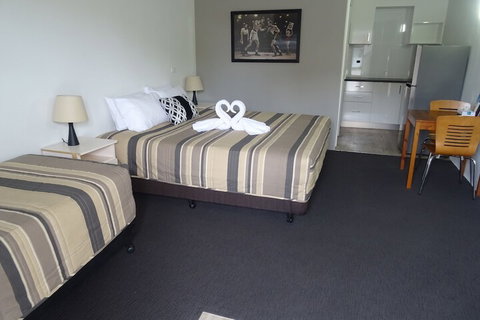 Memphis Motor Inn - 1 Gold Coast 7