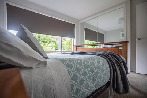 Mornington Peninsula 4Shore Rosebud - 1 Gold Coast 6