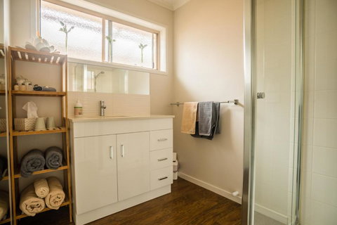 Mornington Peninsula 4Shore Rosebud - 1 Gold Coast 3