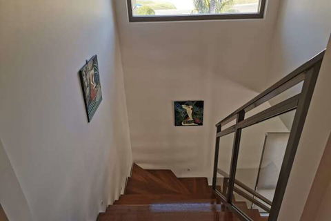 Serviced Waterfront Whole Villa - Gold Coast 4U 5