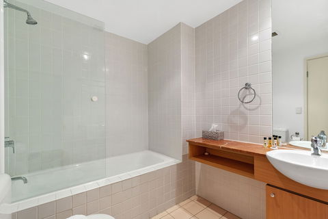 Resort Style 2 Bdrm In Homebush With Bay View - Gold Coast 4U 6