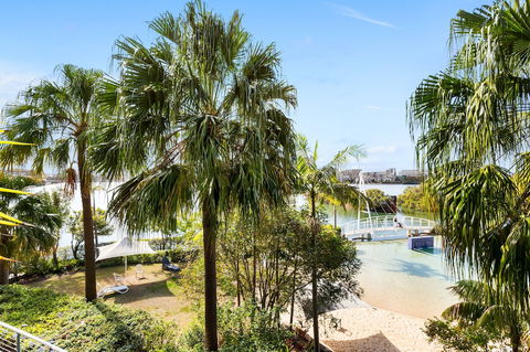 Resort Style 2 Bdrm In Homebush With Bay View - Gold Coast 4U 2