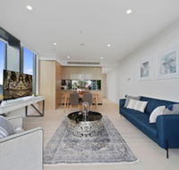 New Contemporary Apartment near Macquarie Centre - Gold Coast 4U