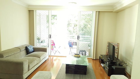 Furnished 2 Bedroom By Harbourside - 1 Gold Coast 2