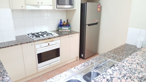 Furnished 2 Bedroom By Harbourside - 1 Gold Coast 6