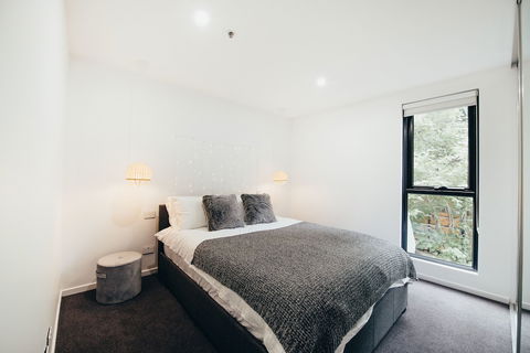 Rubi, 1BDR Melbourne Apartment - Accommodation Gold Coast 3