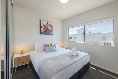 Astra Apartments Merewether - 1 Gold Coast 1