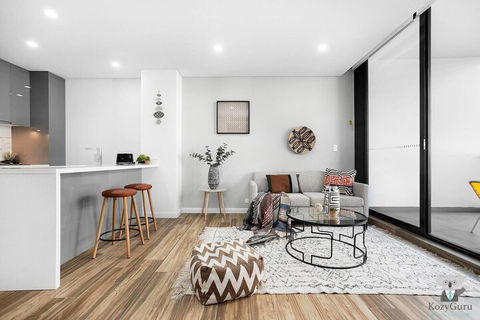 Olympic Park 2bed 2bath+parking Nop002 1 - Gold Coast 4U 6