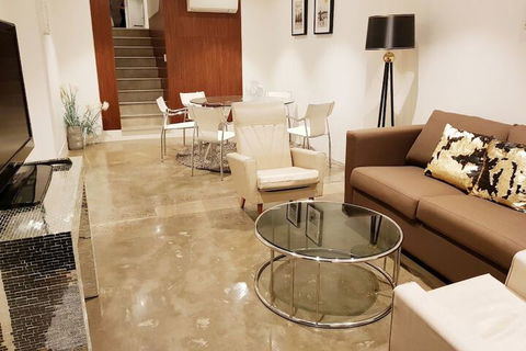 Darling Harbour Modern 2 Bedroom Terrace - Gold Coast 4U 6