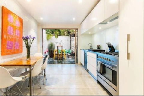 Darling Harbour Modern 2 Bedroom Terrace - Gold Coast 4U 4