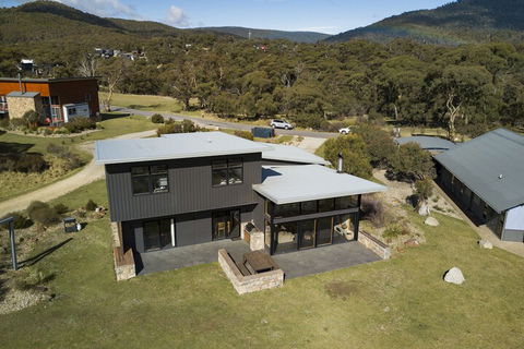 Four Mile Hut - Accommodation Gold Coast 1