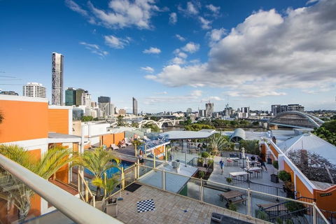 Wesley Art Studio Paint & Stay Plus Tour - Hostel - Accommodation Gold Coast 1